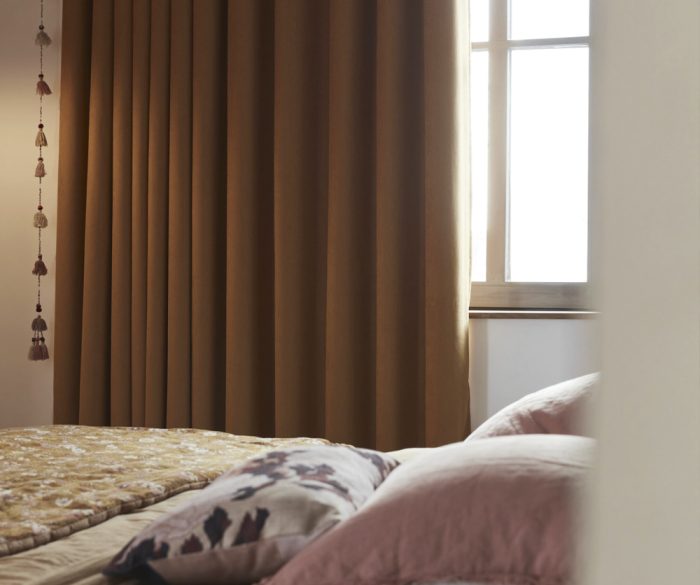 Rideau occultant orange pour chambre