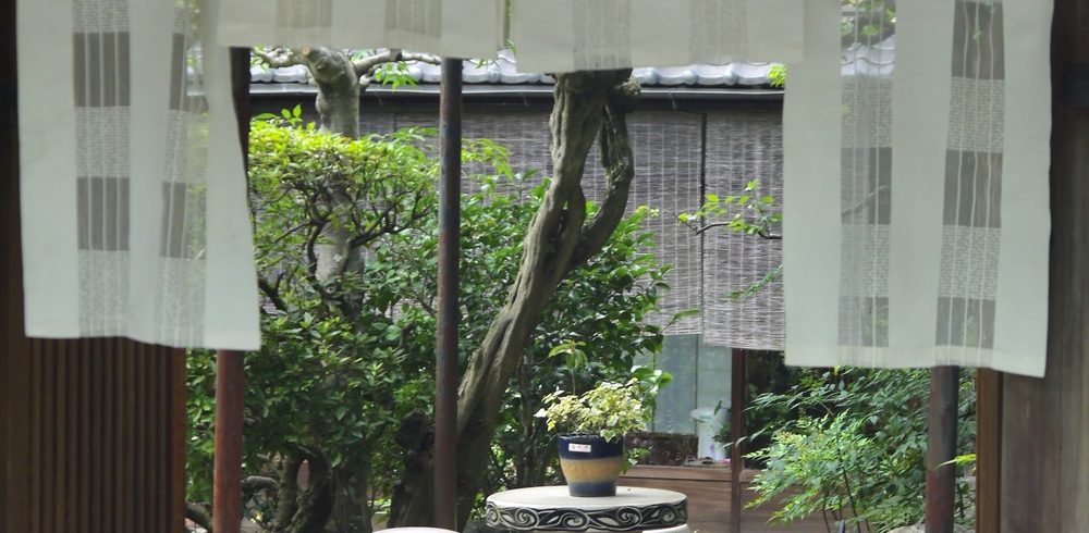 Conseils pour décoration japonaise : des meubles aux stores