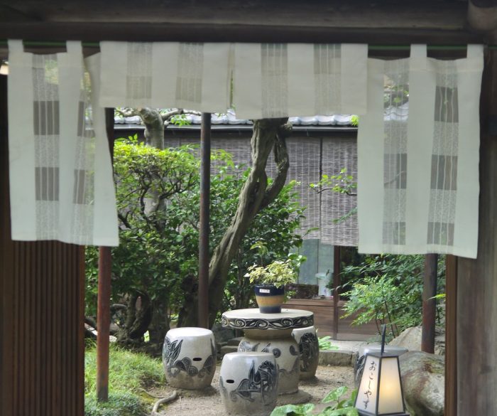 Conseils pour décoration japonaise : des meubles aux stores